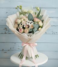 Букет цветов из:  Розы и Лизиантусы в Дмитриевском Республики Адыгея