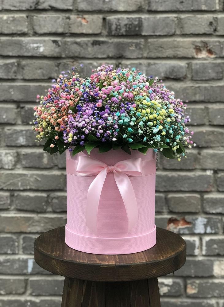Цветочная композиция из Гипсофила и Розы в шляпной коробке в Дмитриевском Республики Адыгея
