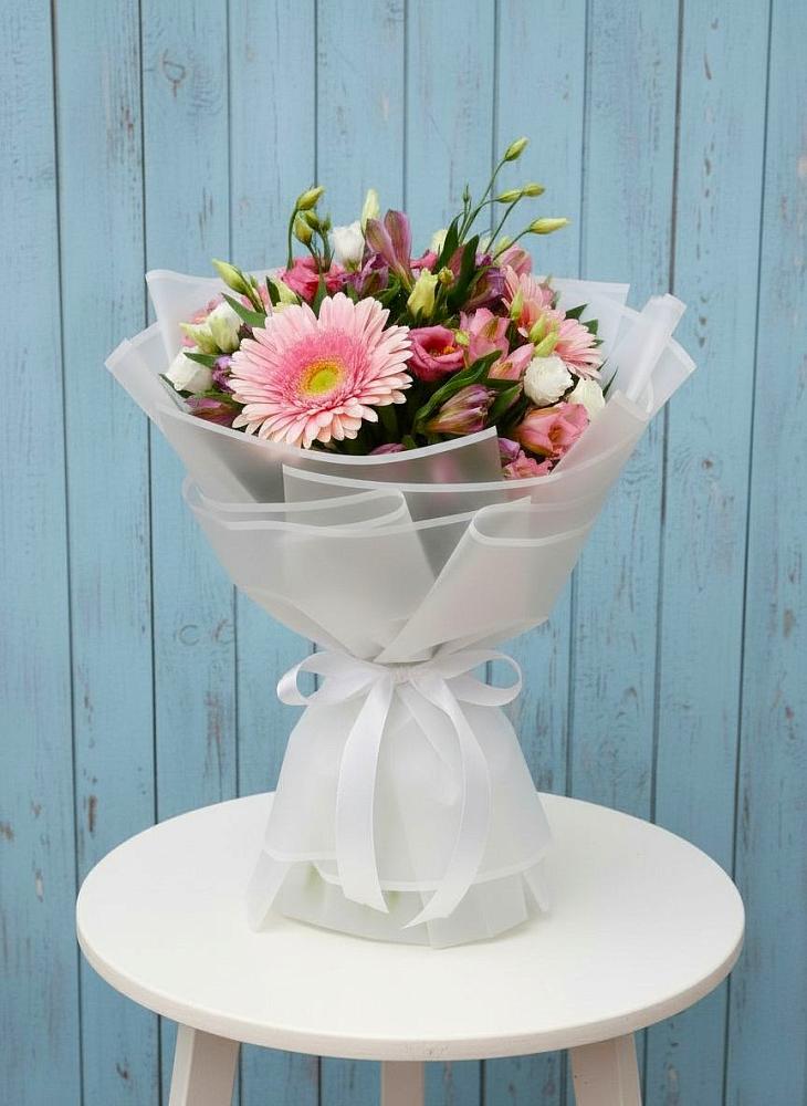 Букет цветов из: Герберы, Альстромерии и Лизиантусы в Дмитриевском Республики Адыгея