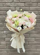 Букет цветов из:  Гвоздики, Розы, Лизиантусы и Хризантемы в Дмитриевском Республики Адыгея