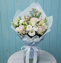 Букет цветов из:  Розы и Лизиантусы в Дмитриевском Республики Адыгея