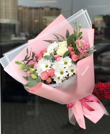Букет цветов из: Розы, Лизиантусы и Хризантемы в Дмитриевском Республики Адыгея