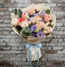 Букет цветов из:  Розы, Лизиантусы и Гвоздики в Дмитриевском Республики Адыгея