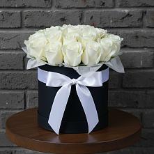 Цветочная композиция из Розы в шляпной коробке в Дмитриевском Республики Адыгея